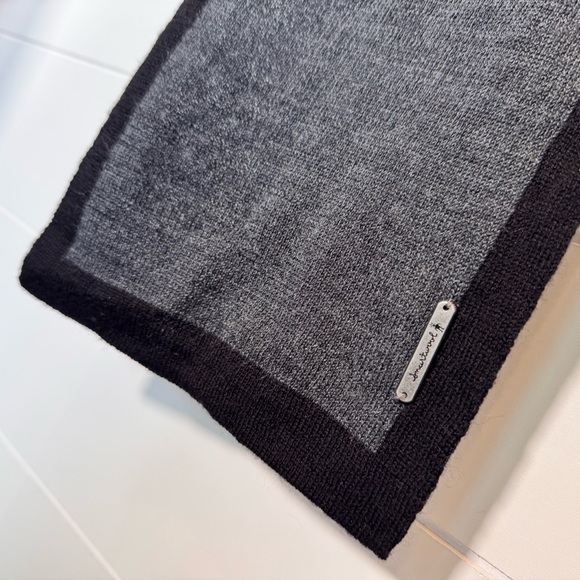 Smartwool Reversible Charcoal Gray and Black Men's Scarf 7 X 82 - Picture 3 of 5
